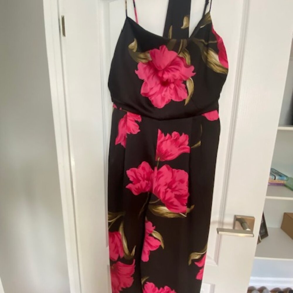 BLACK JUMPER WITH FLORAL DESIGN